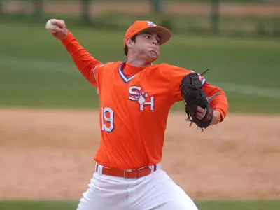 Baseball travels to Baylor Tuesday night