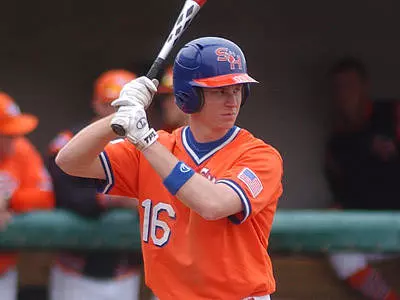 Baseball rallies for 9-7 victory over DBU