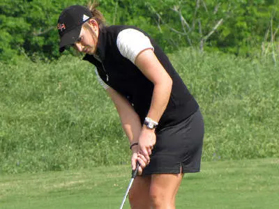 Women's golf in first place after 36 at North Texas