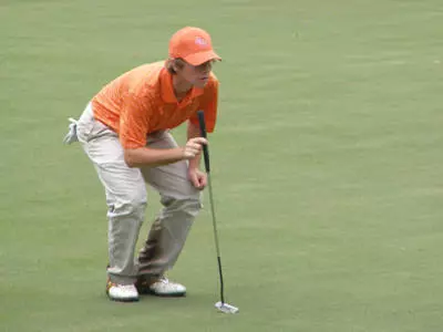 Men's golfers finish as runner-up at Victoria