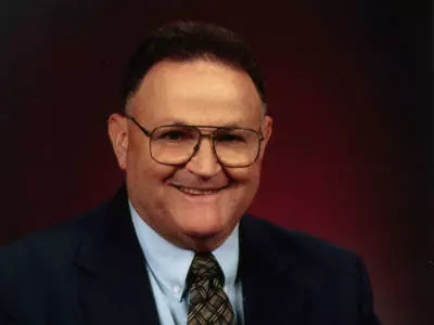 Dr. Tommy Davis named to Southland Hall of Honor
