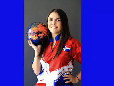 Aida Sanchez signs with Bearkat bowling
