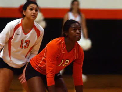 Volleyball blanks Islanders in Corpus Christi Friday