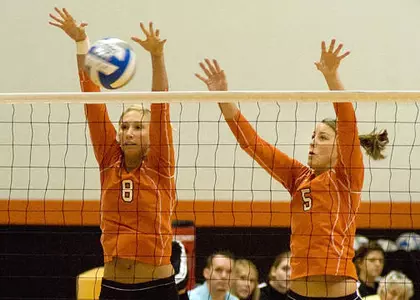 UTSA drops volleyball in three sets Thursday