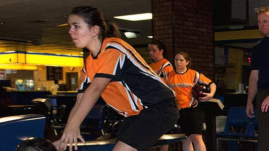 No. 5 bowlers challenge top teams in Arkansas