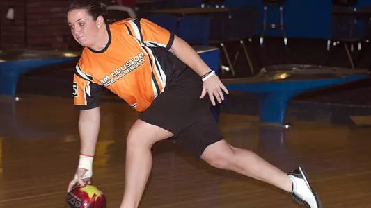 Bowling battles at Big Red Invitational