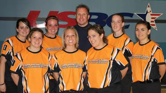 Inaugural bowling team aims for national title
