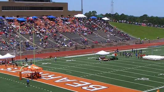 Sixteen sign with Bearkat men's track