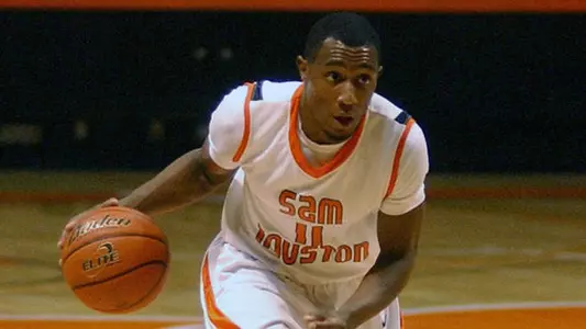 Northern Arizona downs Kats 77-60