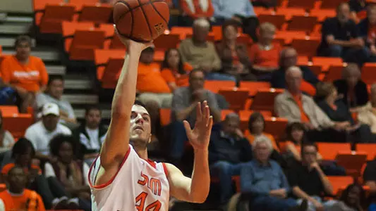 UTSA edges Bearkat men 62-60