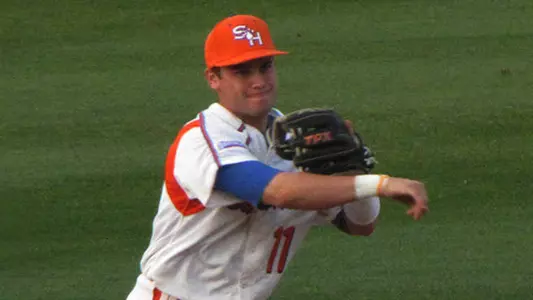 Riley single powers 3-2 win