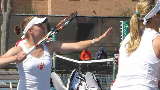 Tennis wraps up fall play at UH