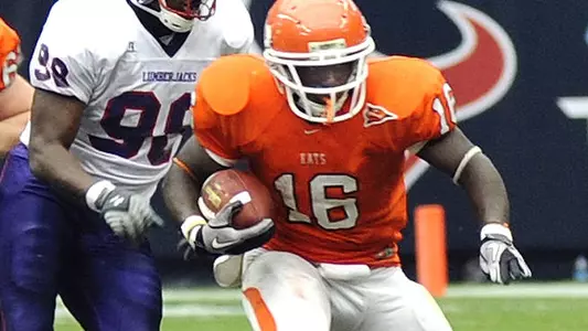 All-league running back focused on team