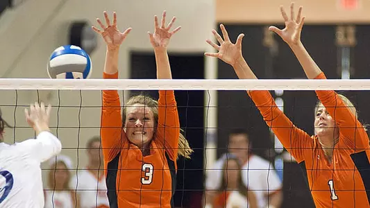 Volleyball falls in five sets