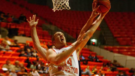 Werner scores 27 in loss to UTSA