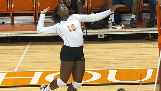 Volleyball in first place in the Southland