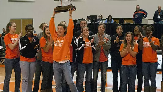 Volleyball adds three new players