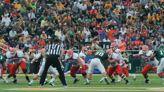 Linemen anchor balanced offense