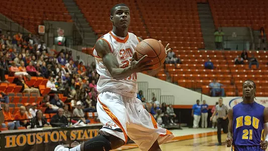 Men Host Jarvis Christian at 7 p.m.