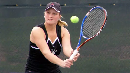 Women blank McMurry 7-0