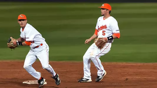 Baseball win streak ends at 13