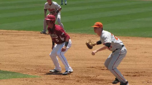 Arkansas rallies for 5-4 win