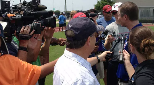 Fritz, staff take in Texans practice
