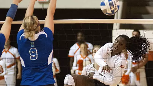 Volleyball takes on Lamar in Beaumont