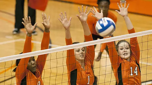 Final Weekend Sees Kats Eyeing No. 2 Seed