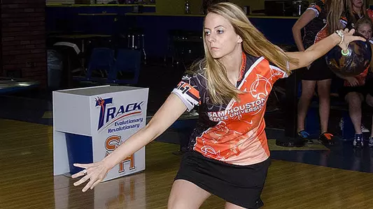 Bowlers go 7-7 in Nebraska with 3 big wins