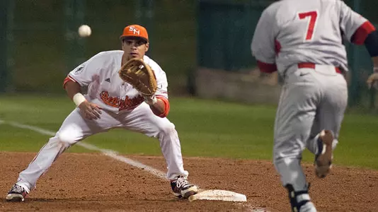 Houston Rallies Late to Top Bearkats 6-3