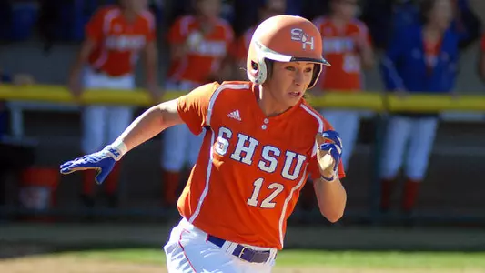 Softball sweeps doubleheader with Tigers