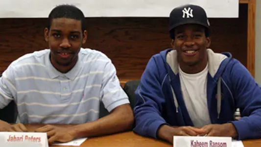 Seward County Stars Sign With Kats
