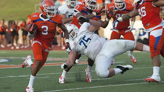 Big plays highlight first victory