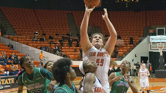 SHSU women edge Islanders 79-76