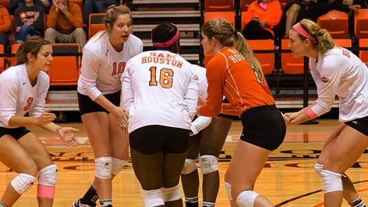 UCA Bears hold off SHSU in five sets