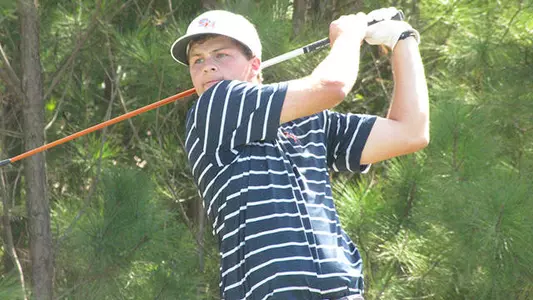 Men lead after first round