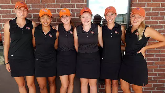 Women runners-up at Raven Nest