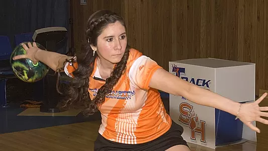 SHSU Women go 3-3 in Indiana Friday