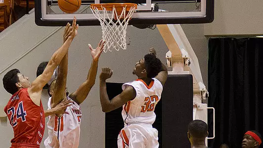 Men face Texas A&M on road Wednesday night