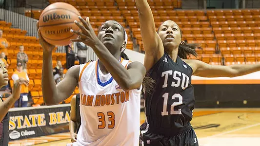 Women take on Colonels Thursday night