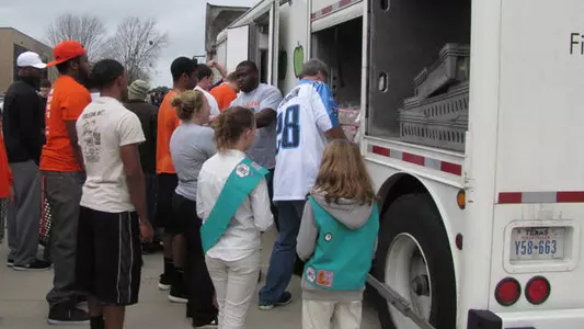 Bearkats assist in effort to feed 1500