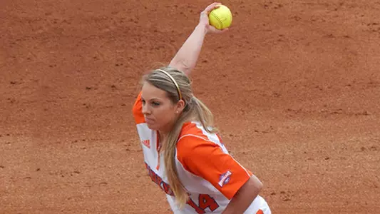 Kats sweep double header at UIW