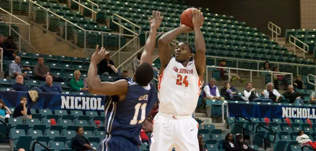 Bearkats move into semifinals with 70-61 win