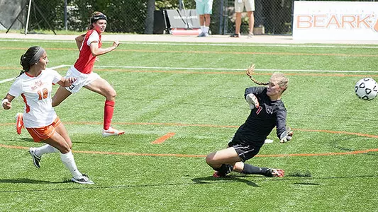 Alonzo gives Kats 2-1 win over Islanders