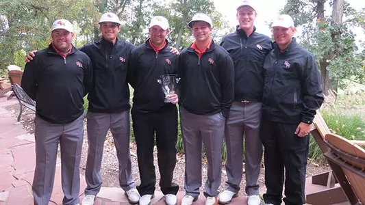 Men win Wisconsin Badger Invitational