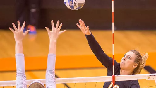 New Orleans blanks Sam Houston in 3 sets