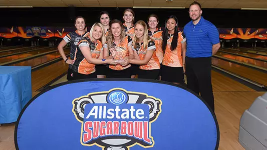 Bowlers start season with championship