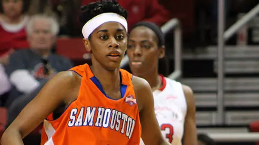 Arkansas hands women 67-47 loss in Fayetteville