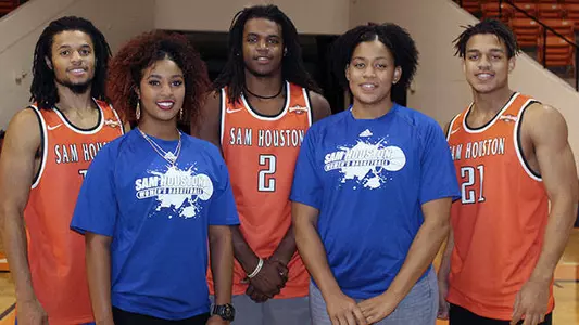 Baxters, Delaneys Make Basketball Family Affair